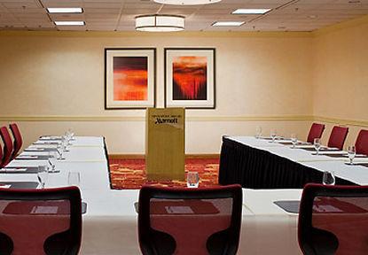Hotel Doubletree By Hilton Minneapolis Airport, Mn 3*